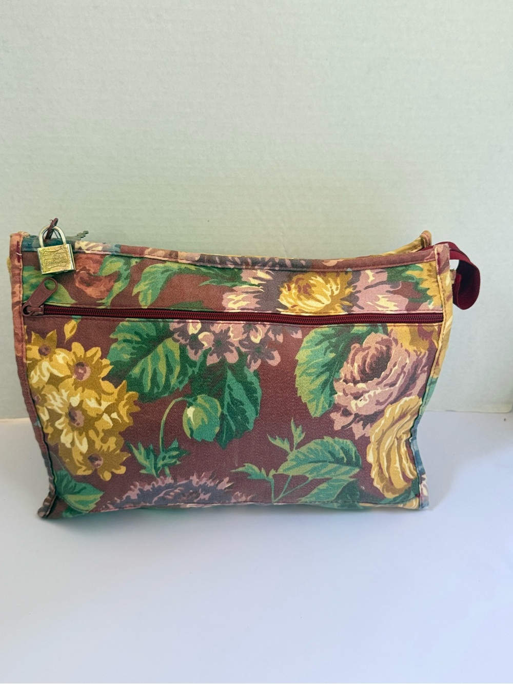 Vintage America Tourist Floral Canvas Cosmetic Pouch in Brown and Green